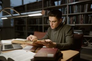 Psychologické triky, jak překonat prokrastinaci při studiu doma